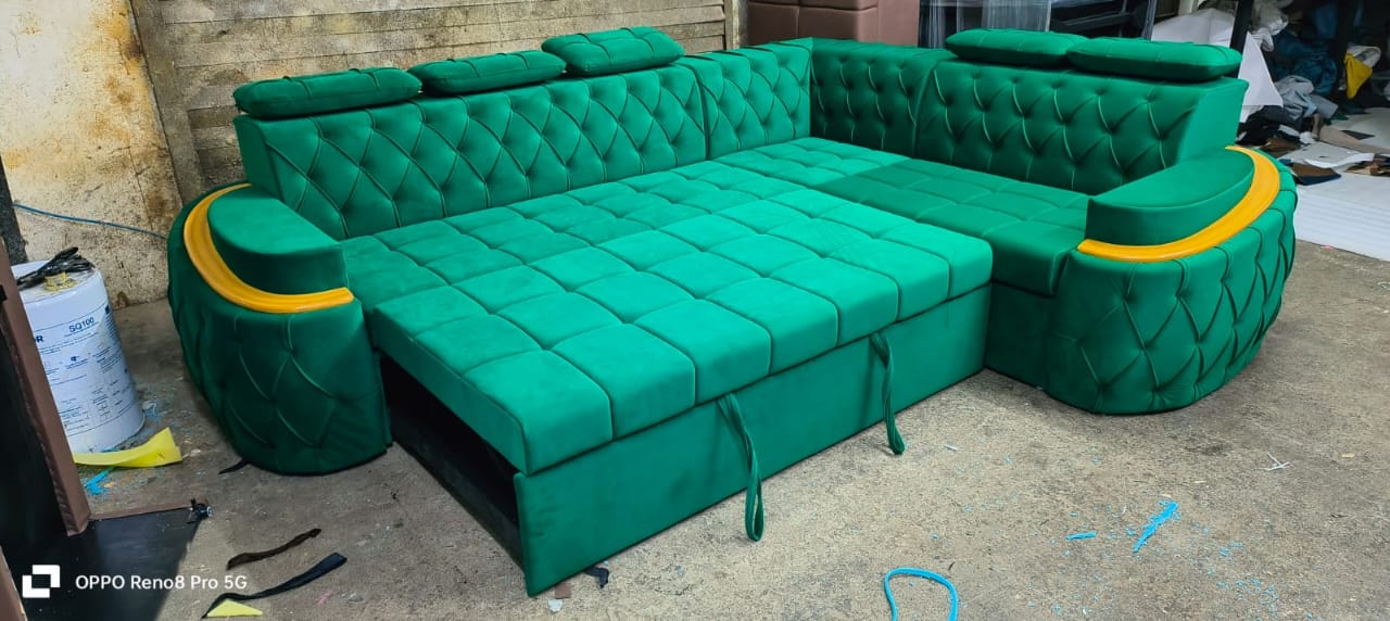 Corner sofa with Cumbed